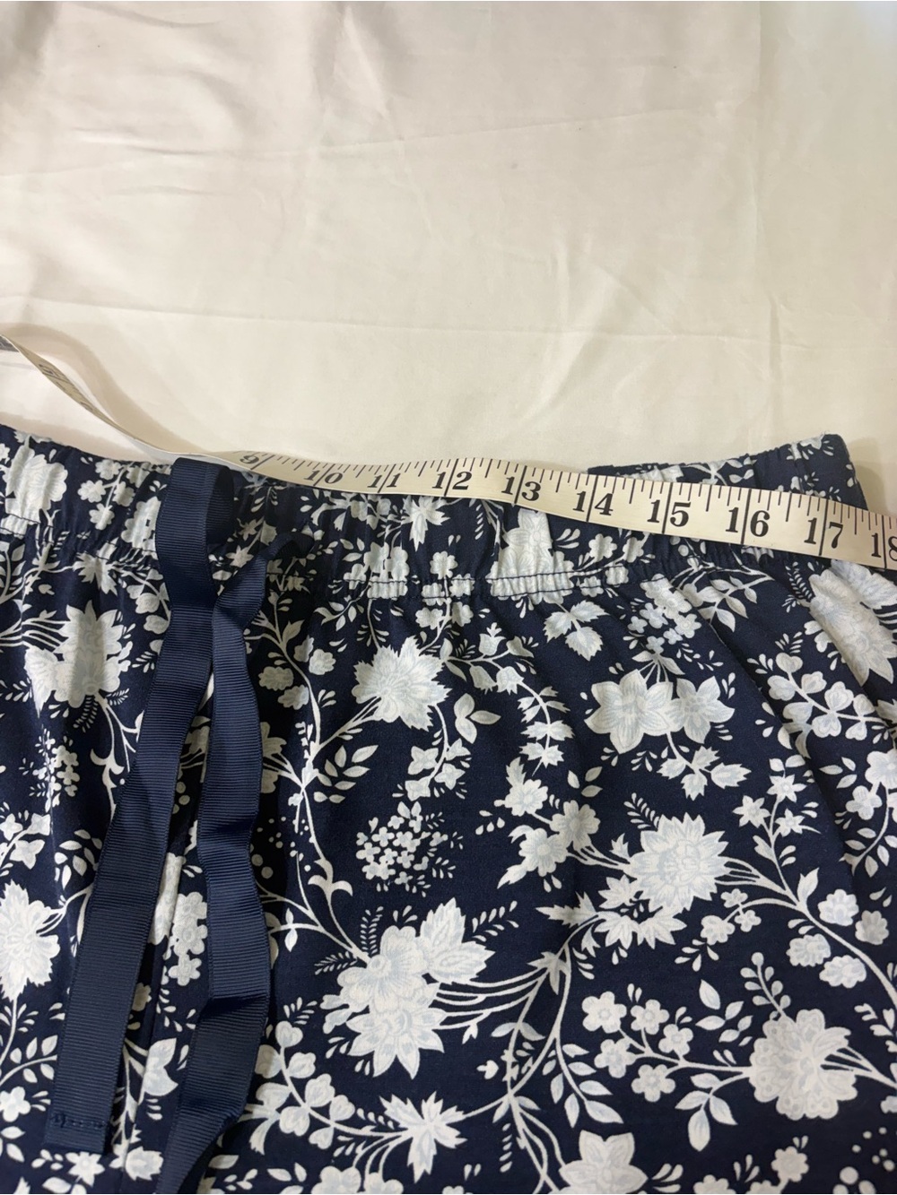 Lands' End Pajama Pants Size XL Navy White Floral Drawstring Lounge Pants - Picture 5 of 9